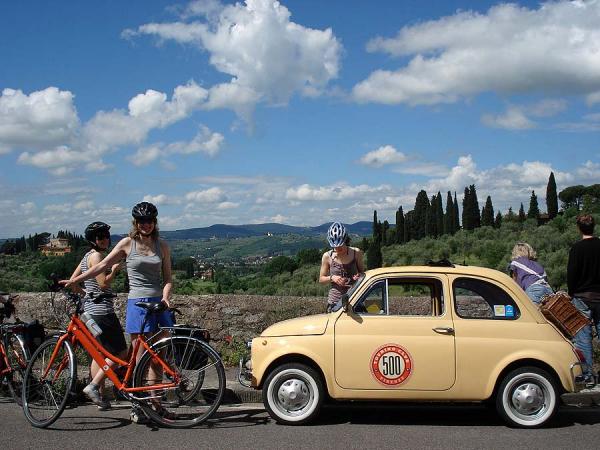Radfahrer in der Toskana                           